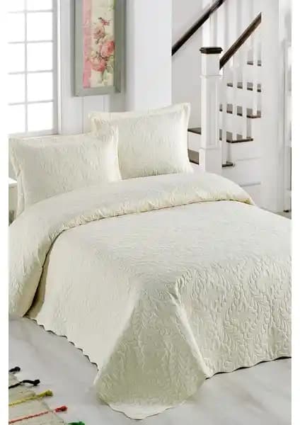 Örtüm Ivy Krem Çift Kişilik Microfiber Kapitone Yatak Örtüsü: Şık ve Dayanıklı Yatak Dekorasyonu