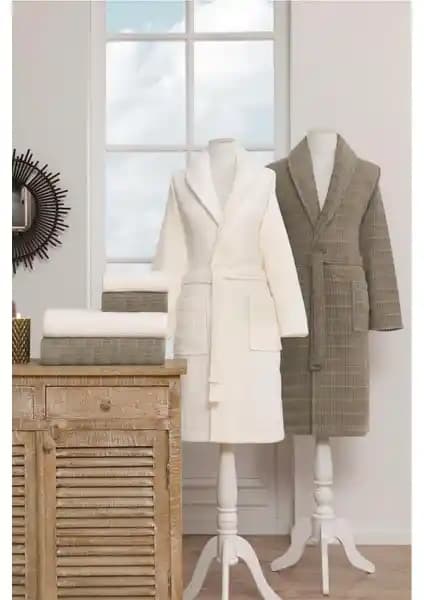 Özdilek Land Aile Bornoz Seti: Konfor ve Şıklığın Birleştiği Ev Banyo Tekstili