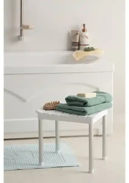 Primanova Okaliptus Banyo Taburesi: Modern ve Güvenli Tasarım ile Pratik Kullanım