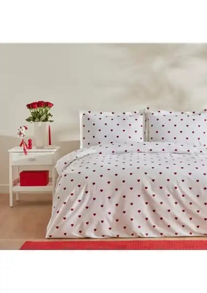 Sarah Anderson Amour Çift Kişilik Nevresim Takımı: Şıklık ve Konfor Sunan Modern Tasarım