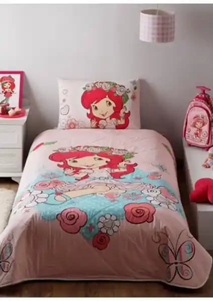 Taç Strawberry Shortcake Candy Tek Kişilik Ranforce Yatak Örtüsü: Şıklık ve Konfor Bir Arada
