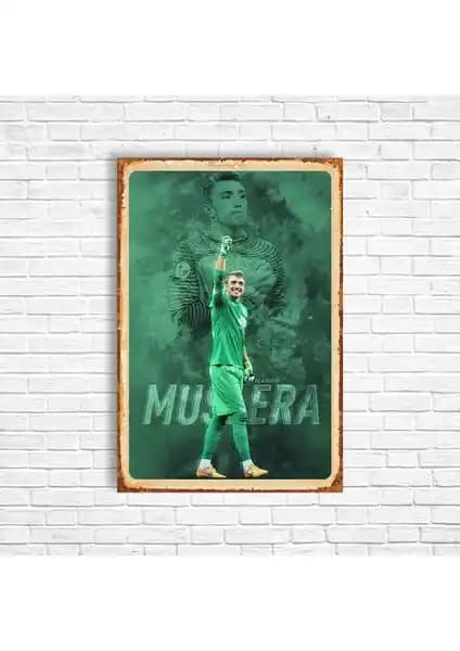 Trend Poster Muslera Retro Ahşap Poster - Modern ve Dayanıklı Spor Temalı Dekorasyon