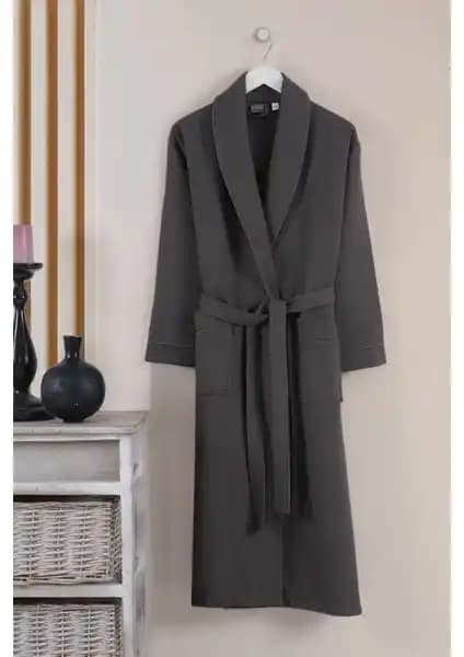 Varol Dama Serisi Şal Yaka Pike Bornoz Sabahlık: Şıklık ve Konforun Bir Arada Sunumu