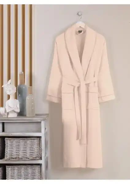 Varol Dama Serisi Şal Yaka Pike Bornoz: Yüksek Emicilik ve Şık Tasarım ile Konforlu Kullanım