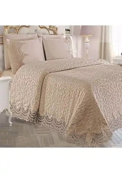 Yarençeyiz Dantelli Gelin Battaniye Seti: Şıklık ve Konfor Sunan Zarif Tasarım