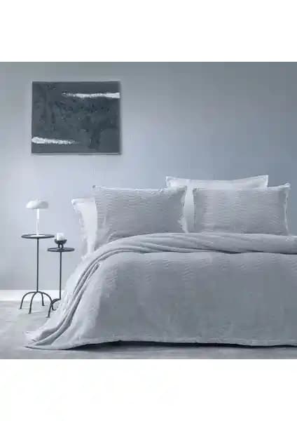 Yataş Dazel Tek Kişilik Battaniye ve Yatak Örtüsü Seti: Modern ve Dayanıklı Tasarım Özellikleri