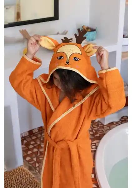 Zengin Home Kapüşonlu Çocuk Bornozu: Sıcak ve Sevimli Tasarımıyla En İyi Seçenek