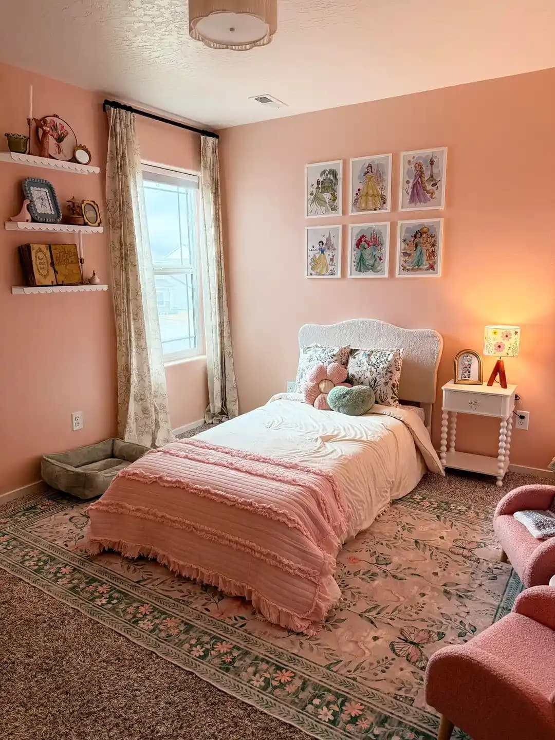 Beş Yaş Kız Çocuğu Odası Yenileme: Masalsı ve Fonksiyonel Tasarım Yaklaşımı