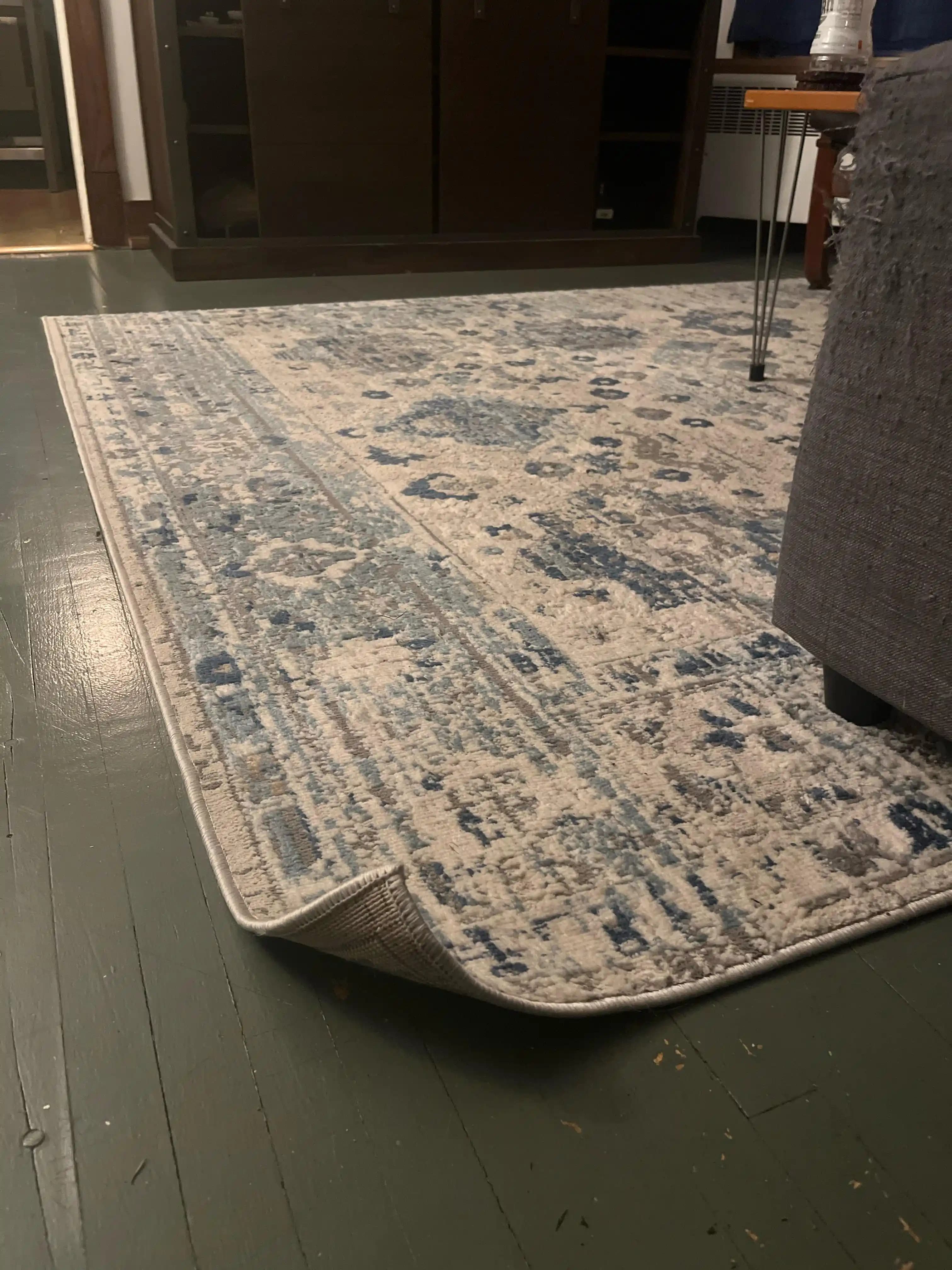 Halı Kenarlarının Kıvrılmasını Önlemek ve Düzleştirmek İçin Etkili Yöntemler