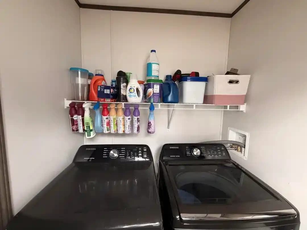 Küçük Çamaşır Odalarında Tamamlanmamış Dekorasyon Sorunları ve Pratik Çözümler