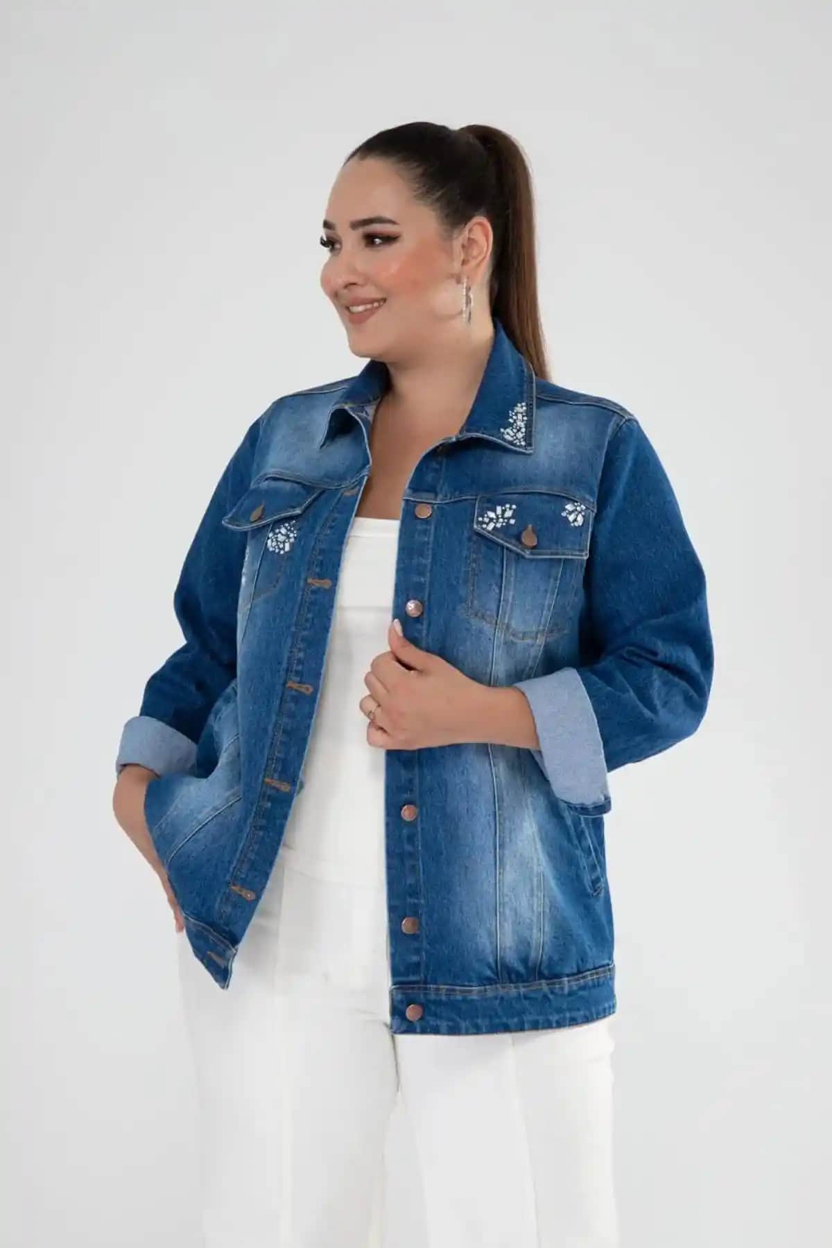 Büyük Beden Kot Ceketlerle Moda ve Dekorasyonda Yenilikçi Fikirler