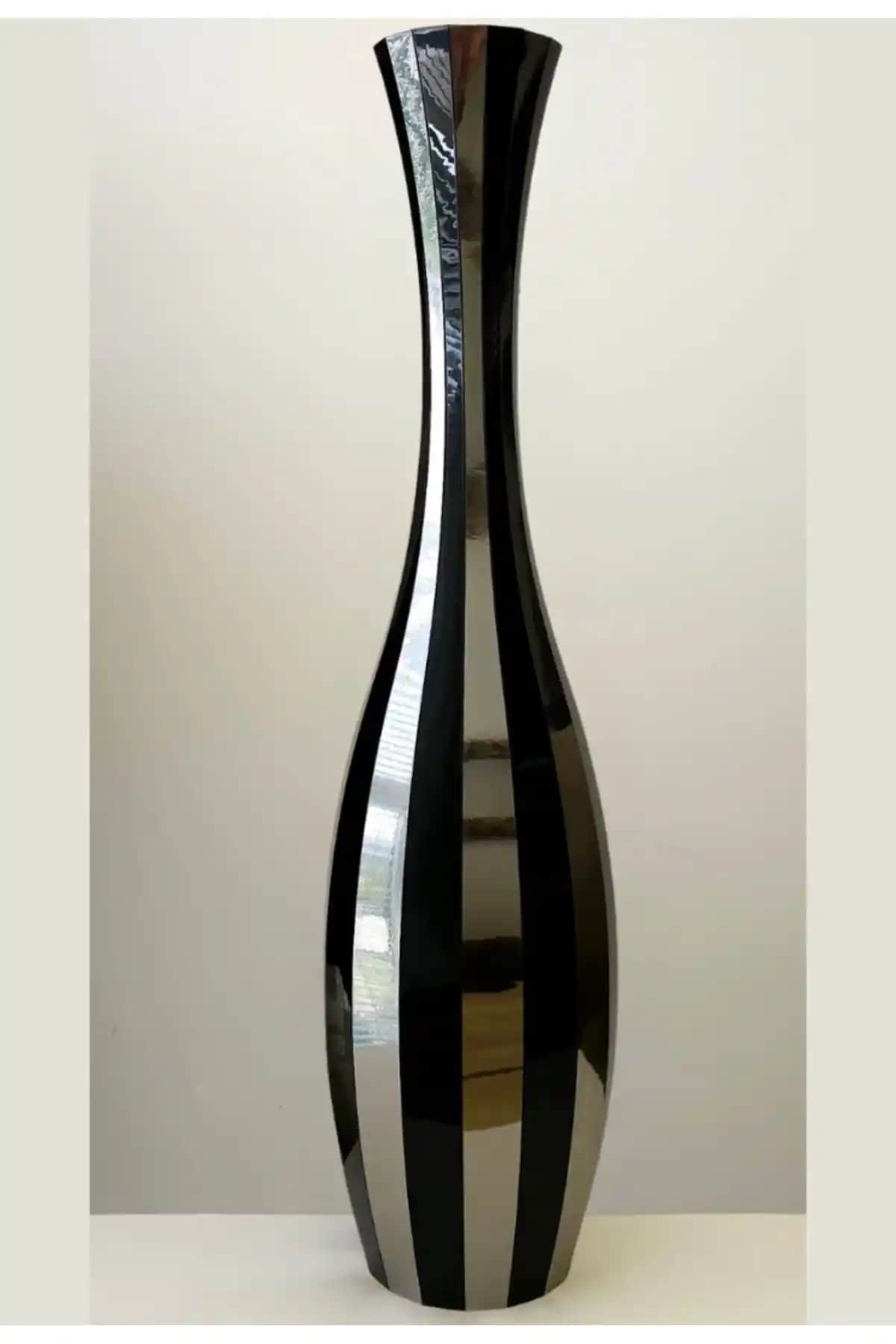 Dekoratif Uzun Vazolar ile Mekânınıza Şıklık ve Fonksiyonellik Katma Rehberi