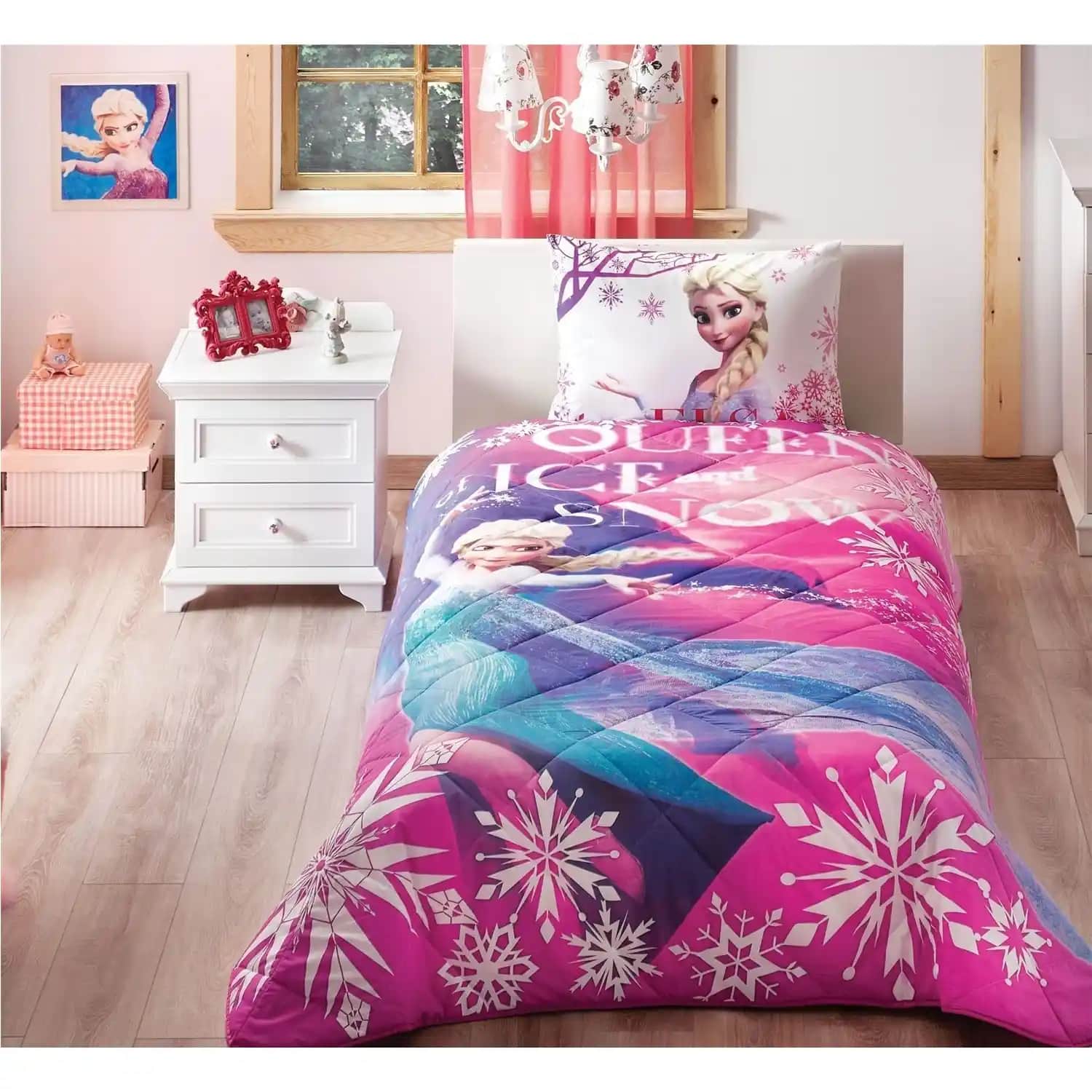 Elsa Yatak Örtüsü ile Çocuk Odalarına Masalsı Dekorasyon ve Şıklık Katın