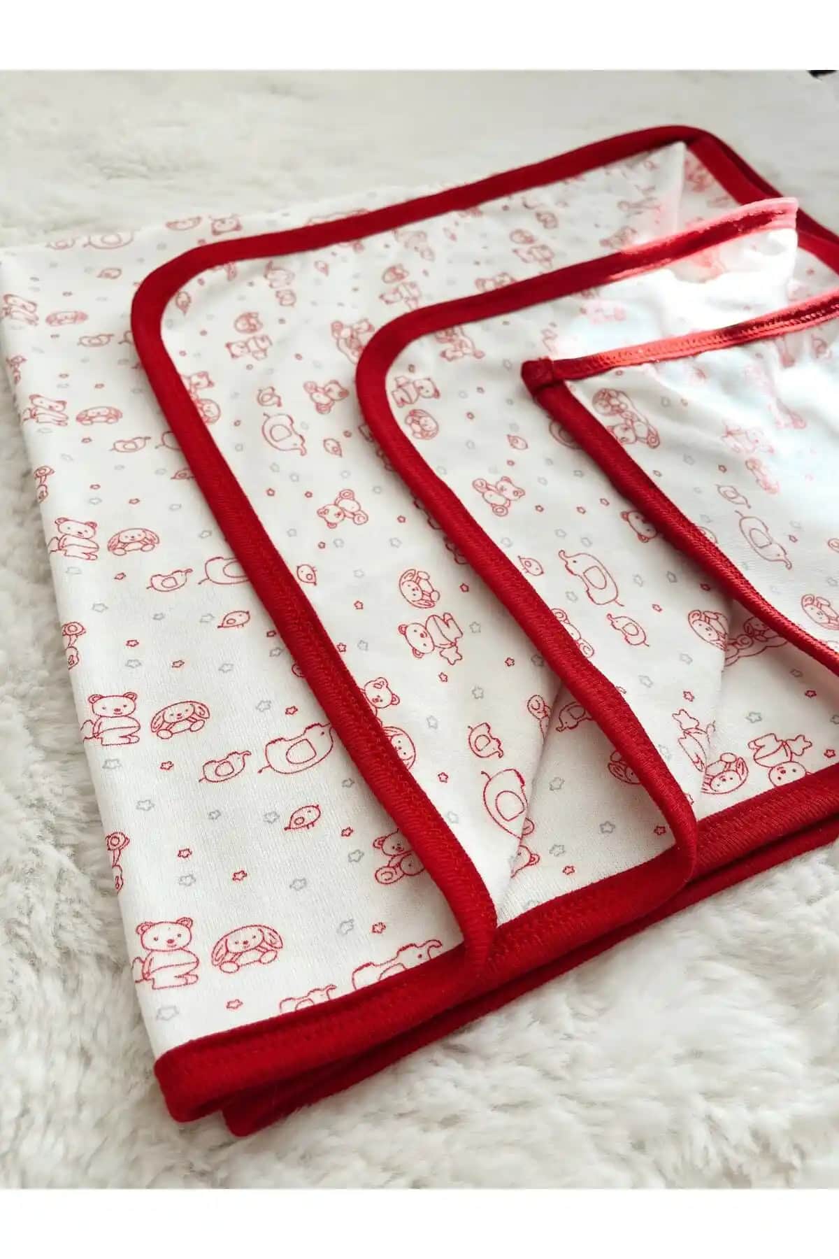 Kırmızı Bebek Battaniyesi Dekorasyon ve Konfor İçin Uygun Seçenekler