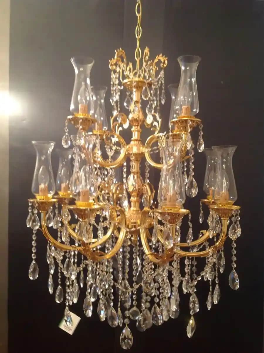 Klasik Avizeler: Zarif Tasarımlarla Dekorasyonda Şıklık ve Lüks Yaratın