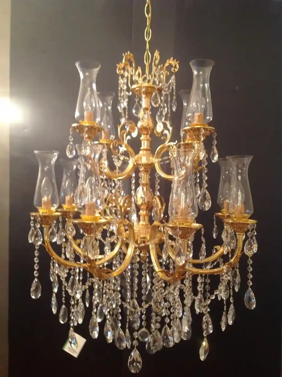 Klasik Avizeler: Zarif Tasarımlarla Dekorasyonda Şıklık ve Lüks Yaratın