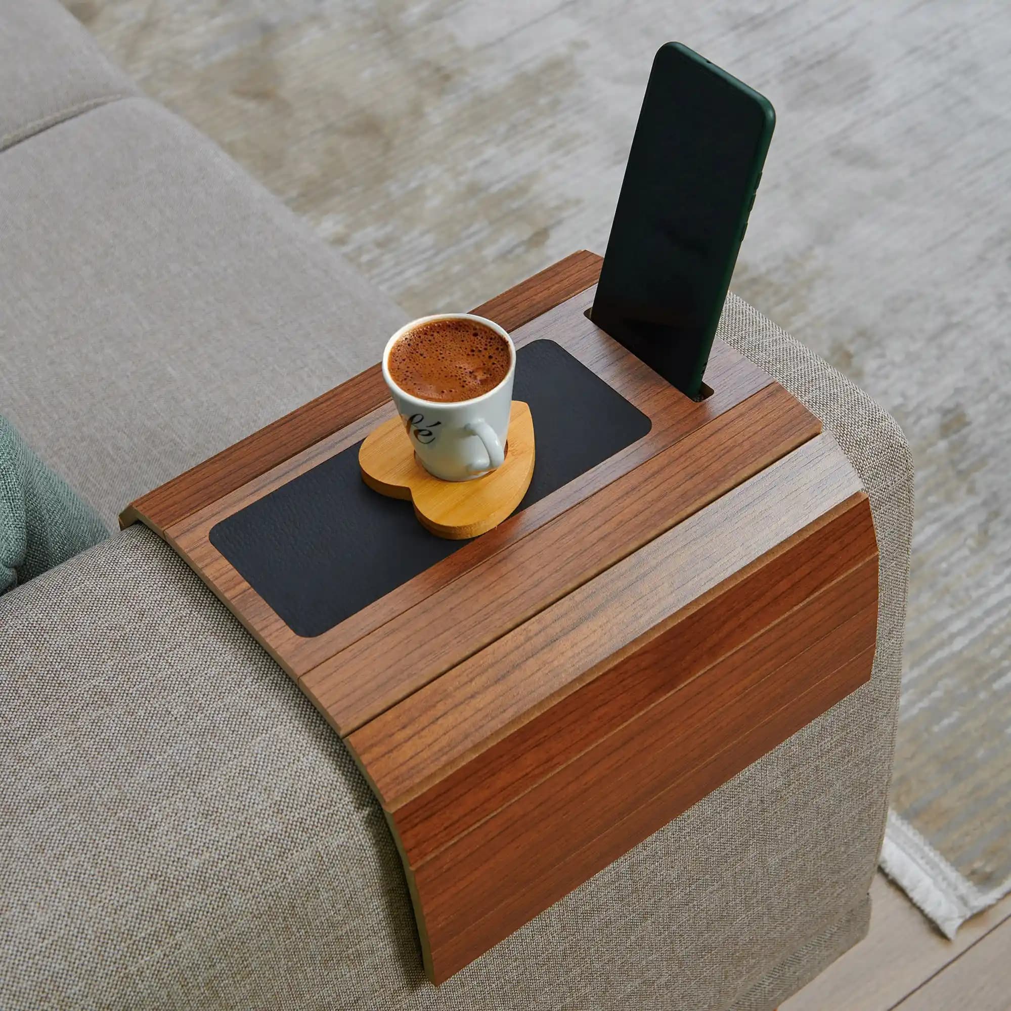 Koltuk Kolu Sehpası Seçimi ve Dekorasyonda Kullanım İpuçları