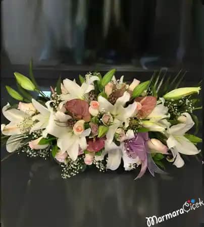 Masa Çiçekleri ile Dekorasyonda Zarafet ve Doğallık Yaratmanın Yolları