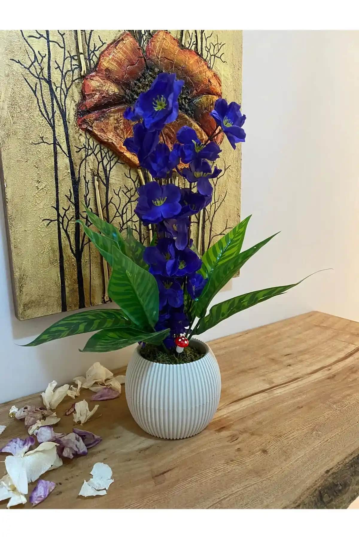 Masa Üstü Yapay Çiçeklerle Dekorasyonun Güncel Trendleri ve Faydaları