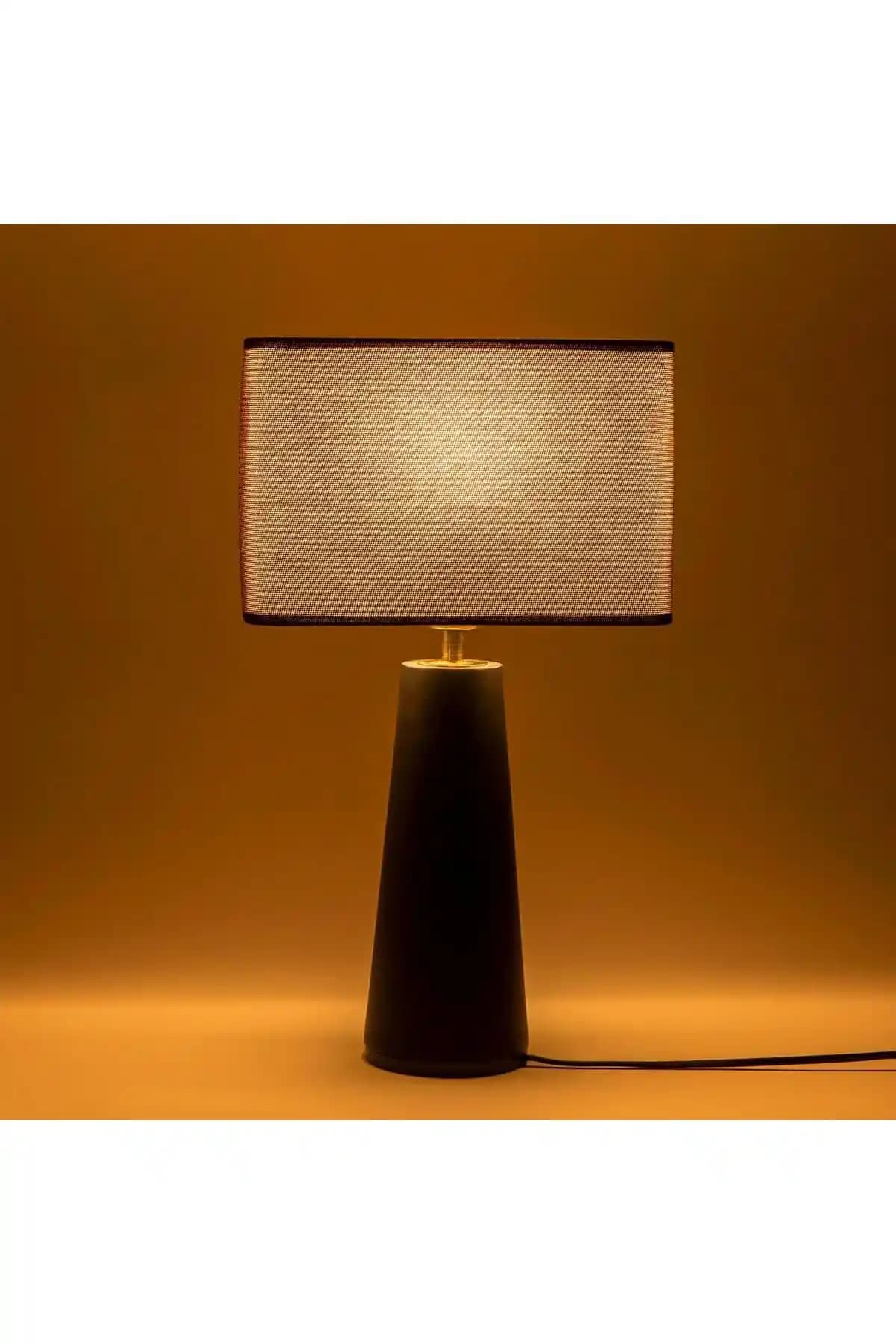 Polyester Abajurlar ile Modern ve Dayanıklı Dekorasyon Çözümleri Üretin