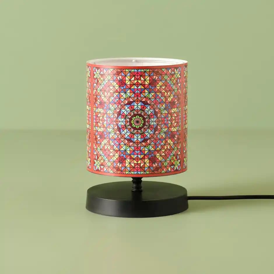 Renkli Abajurlar ile Dekorasyonunuza Renk Katın Fonksiyonel ve Estetik Çözümler