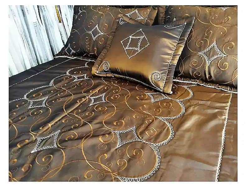 Saten Yatak Örtüsü Fiyatları ve Dekorasyonda Şıklık: Seçim Rehberi