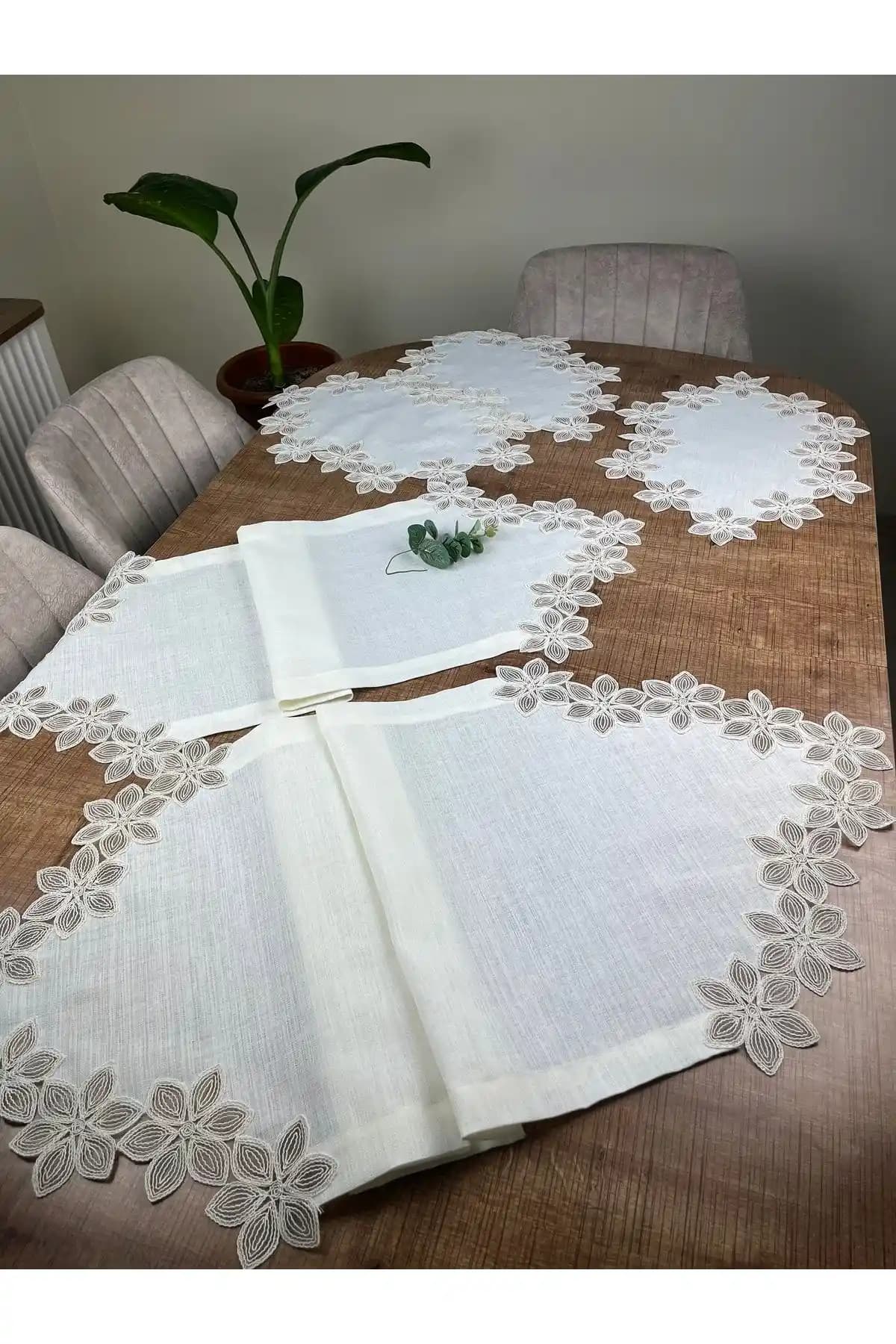 Sehpa örtüsü takımları ile ev dekorasyonunda şıklık ve fonksiyonellik sağlama