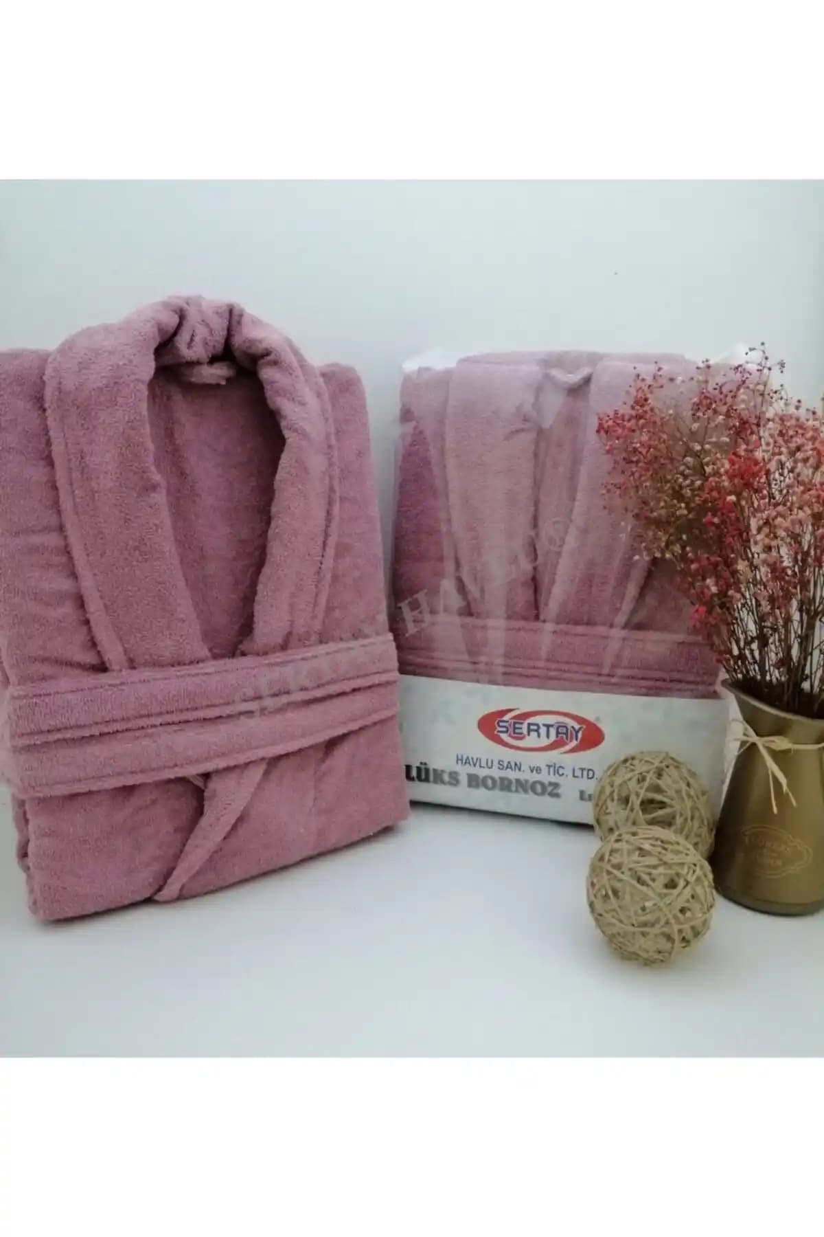 %100 Pamuk Lüks Tek Parça Bornoz: Şıklık ve Konforun Buluşması