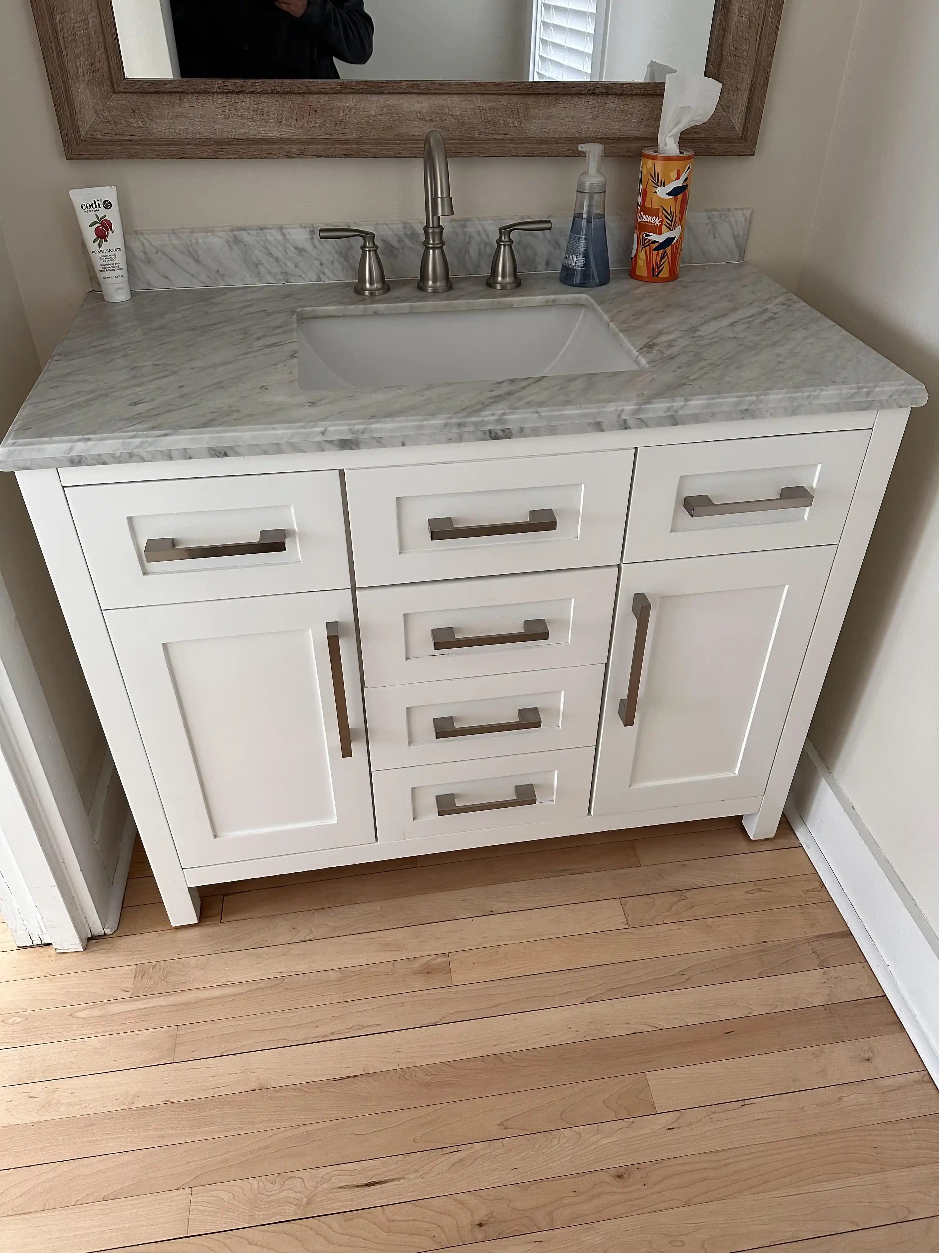 Banyo Dolabı Boyama: Renk Seçimi ve Mekan Uyumu İçin Pratik Öneriler