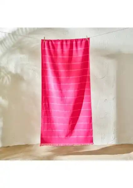 Bella Maison Holly ve Maisonette Marıs Plaj Havluları Karşılaştırması