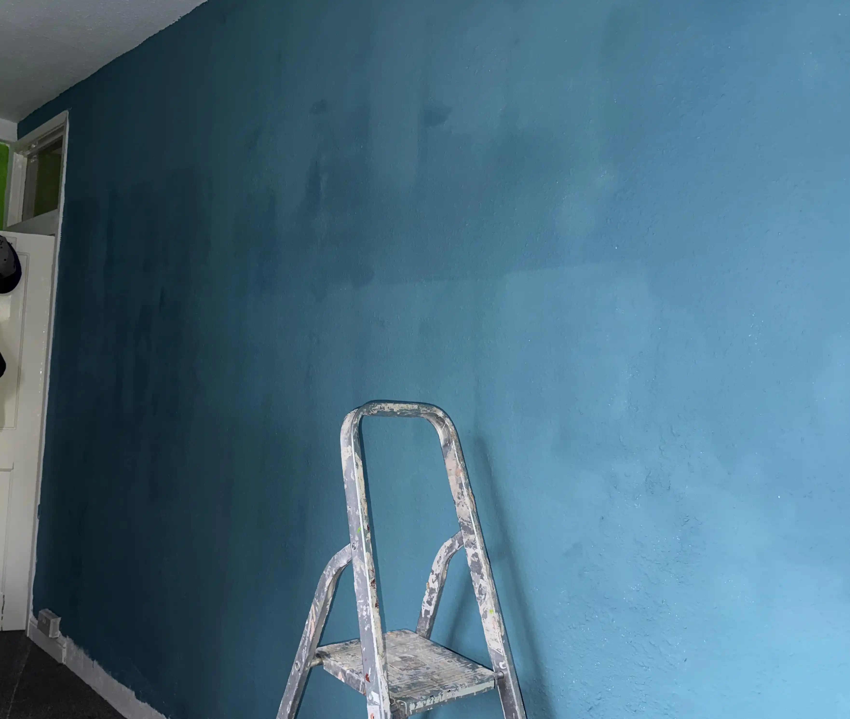 Duvar Boyama Sonrası Gölgelenme ve Düzensiz Renk Sorunlarının Nedenleri ve Çözümleri