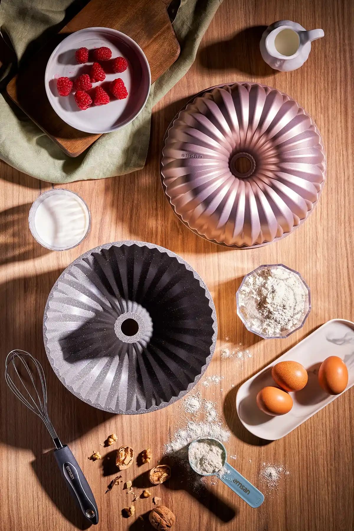 Emsan Griss Hardstone Döküm Kek Kalıbı 24 Cm Renk Seçenekleri ve Özellikleri