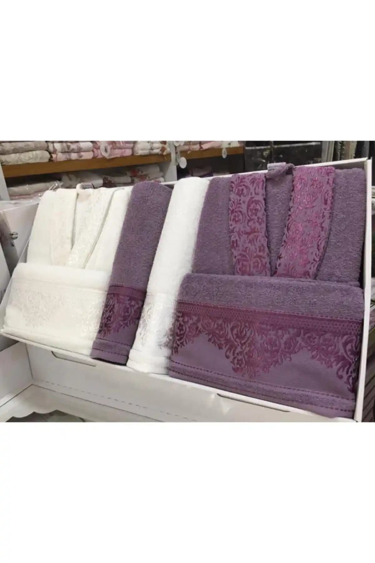 Fiesta Aile Bornoz Seti: Yüksek Kalite ve Şıklık Sunan Konforlu Banyo Tekstili