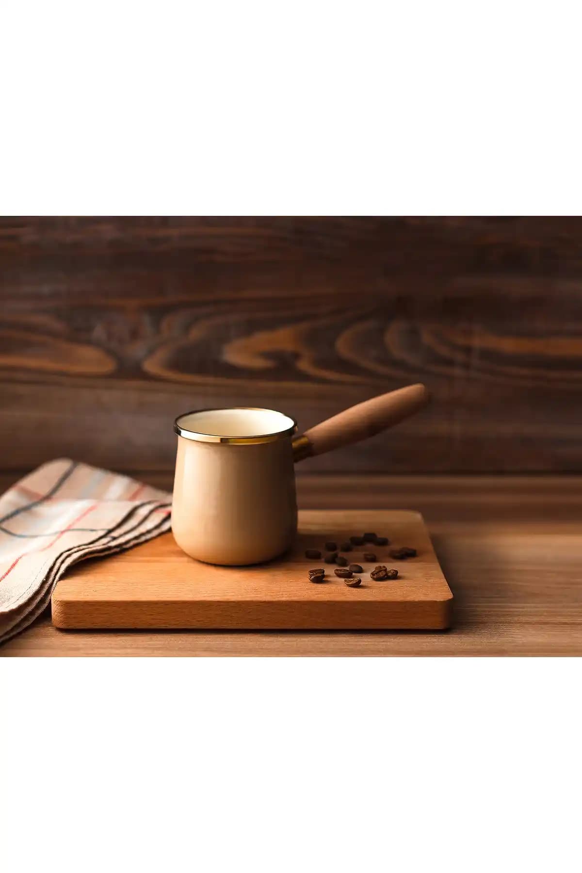 Madame Coco Bonneville Cezve: Şık Tasarımı ve Kullanım Kolaylığıyla Türk Mutfağının Vazgeçilmezi