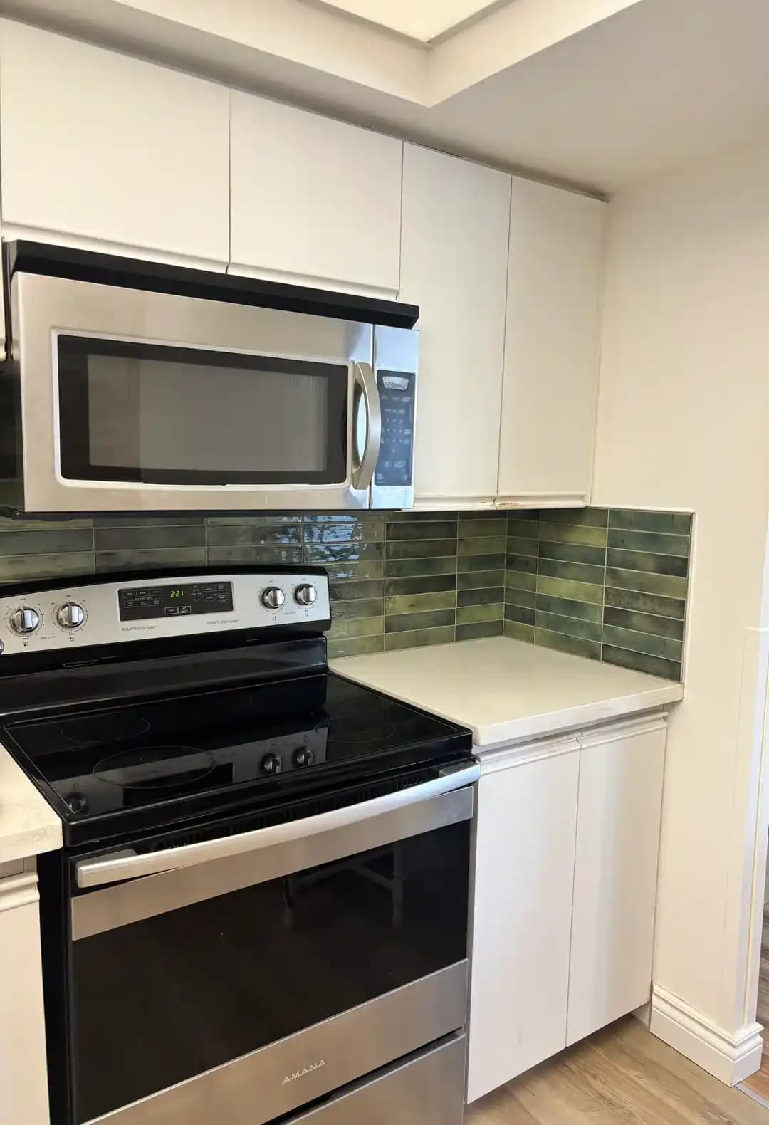 Mutfak Dolapları İçin Doğru Boya Rengi Seçimi ve Uygulama Teknikleri