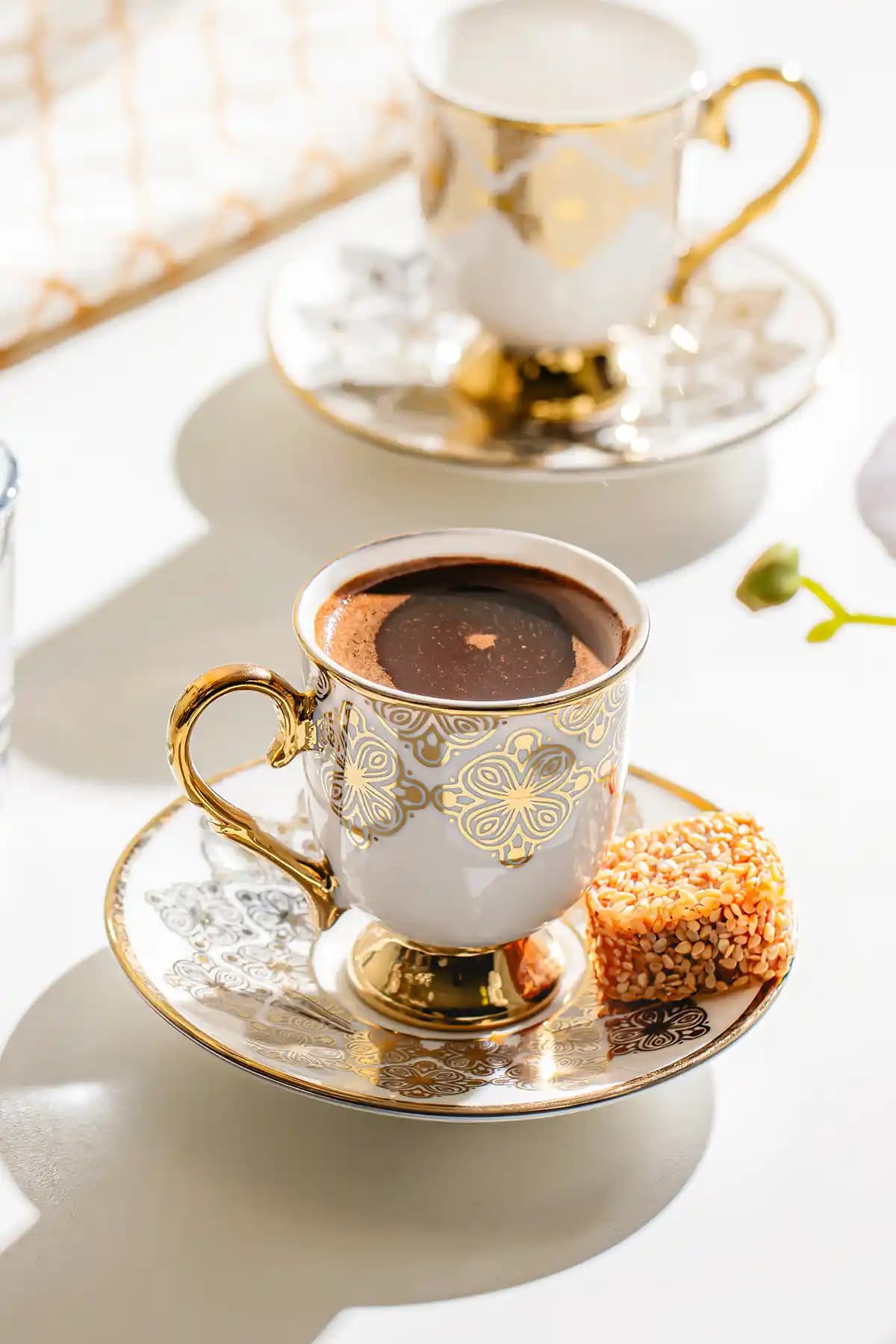 Nehir Ece 6 Kişilik 12 Parça Porselen Kahve Fincan Takımı Modern ve Retro Tasarım