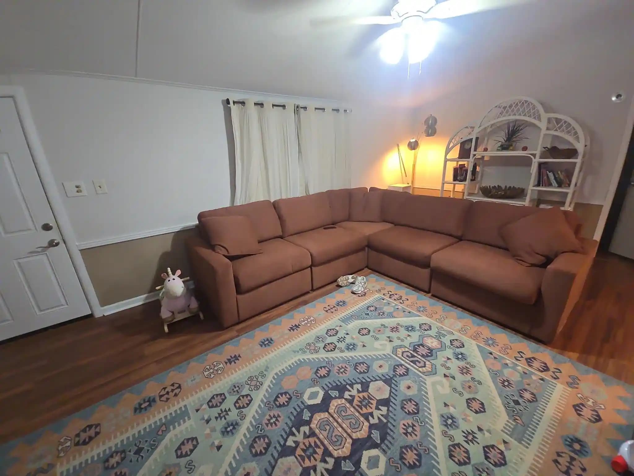 Oturma Odası Dekorasyonunda Denge ve Fonksiyonellik İçin Pratik Öneriler