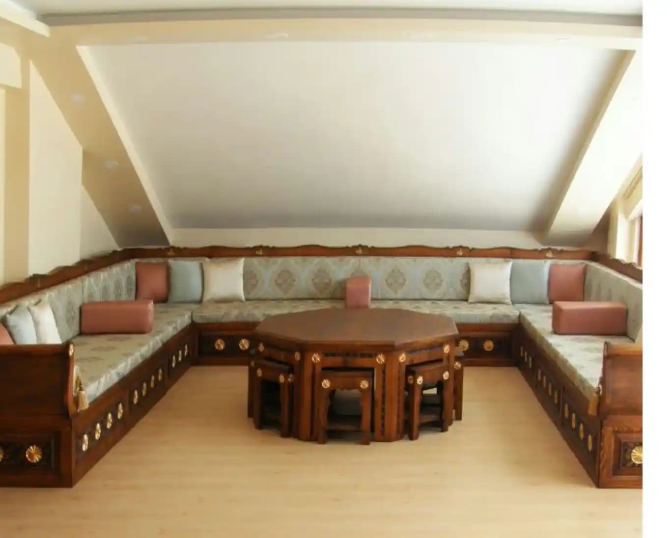 Oturma Odası İçin Osmanlı Seçimi: Tasarım, İşlevsellik ve Güvenlik Kriterleri