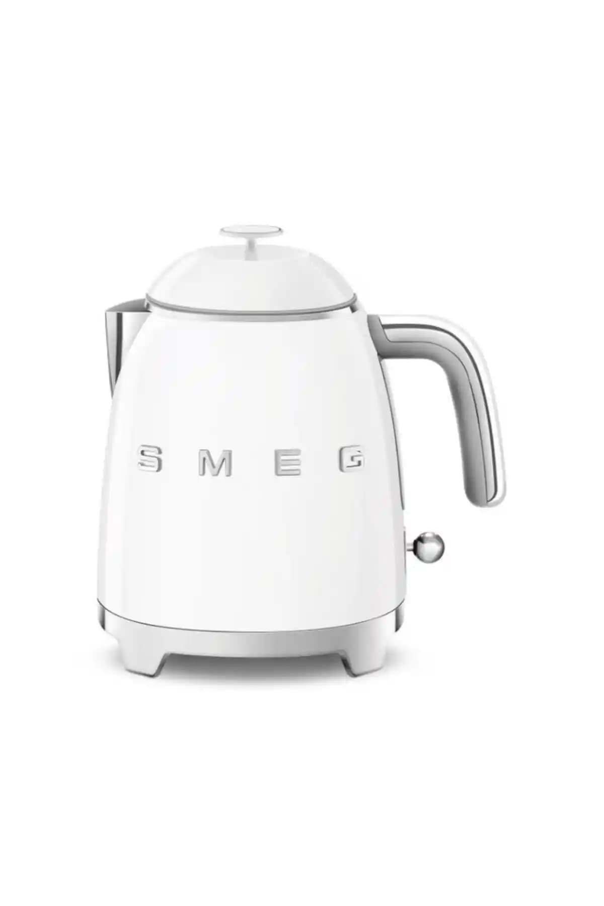 Smeg 50's Style Mini Kettle KLF05WHEU: Modern Tasarım ve Fonksiyonellik Bir Arada