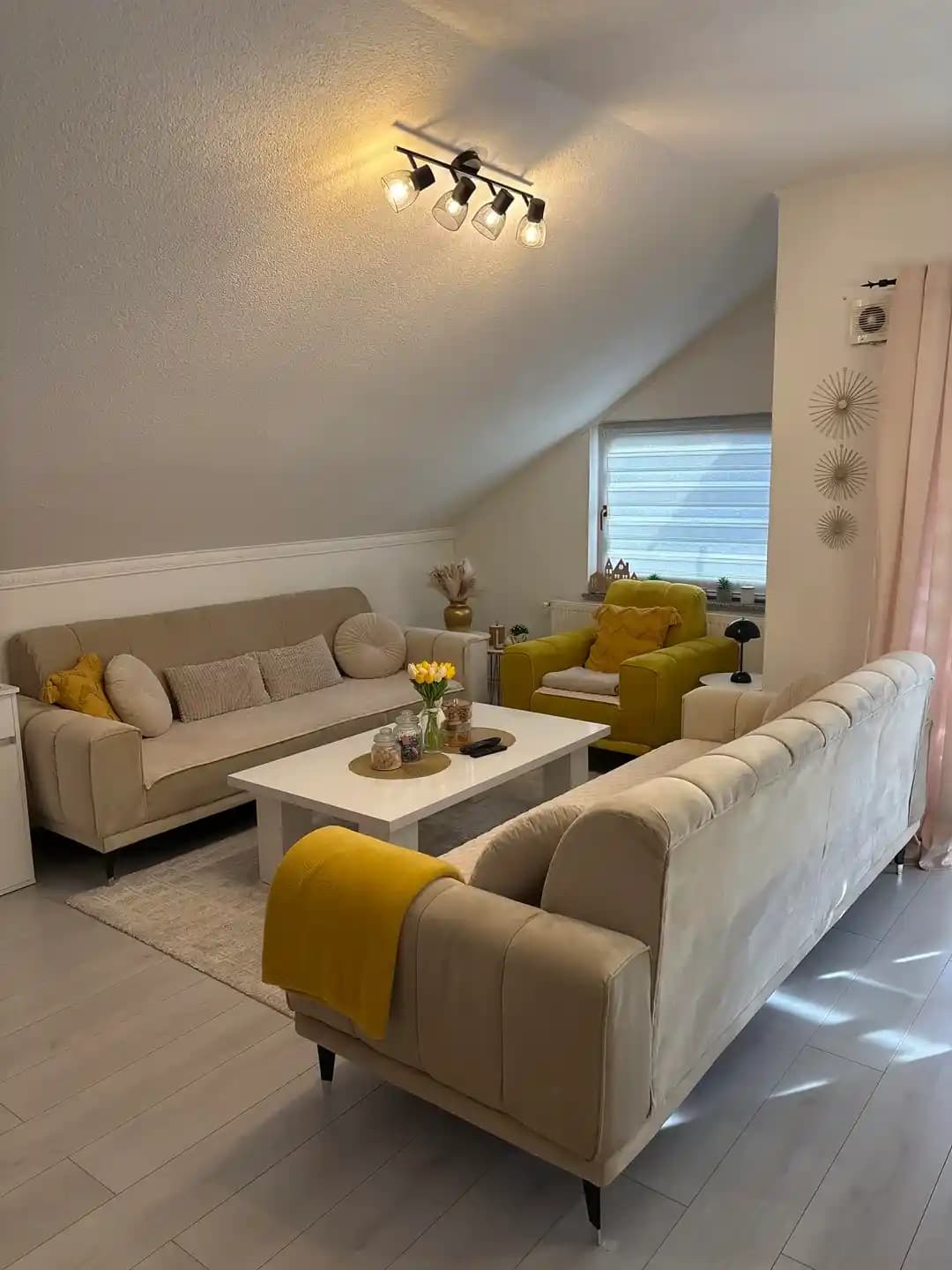 Yaşam Alanınızı Fonksiyonel ve Estetik Kılmak İçin Mobilya, Renk ve Dekorasyon Önerileri