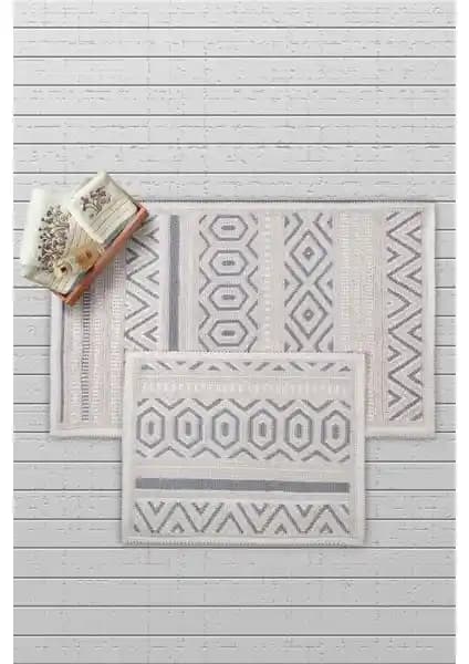 Banyo Paspası Seçerken Dikkat Edilmesi Gerekenler: Pamuklu ve Polyester Modellerin Karşılaştırması