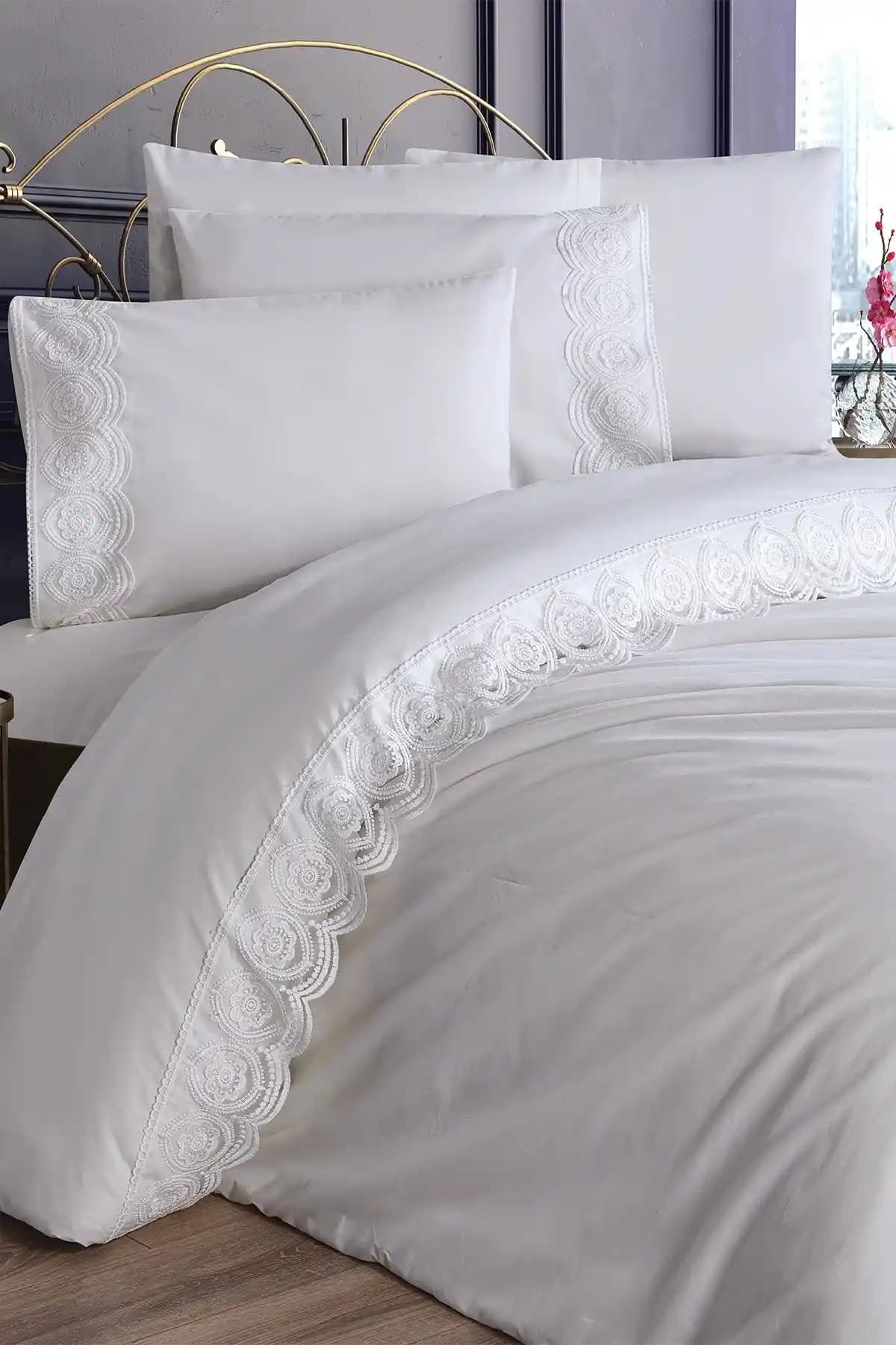 Çeyiz Diyarı Fransız Dantelli Ceylin Nevresim Takımı Şıklık ve Dayanıklılık Sunar