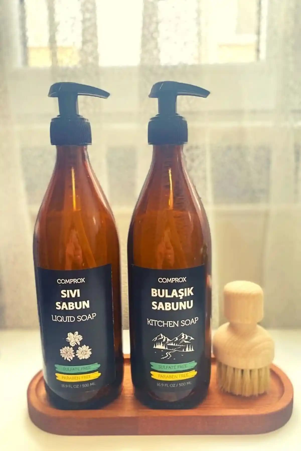 Comprox Ahşap Stantlı 2'li Amber Cam Sabunluk Seti Modern ve Şık Tasarım