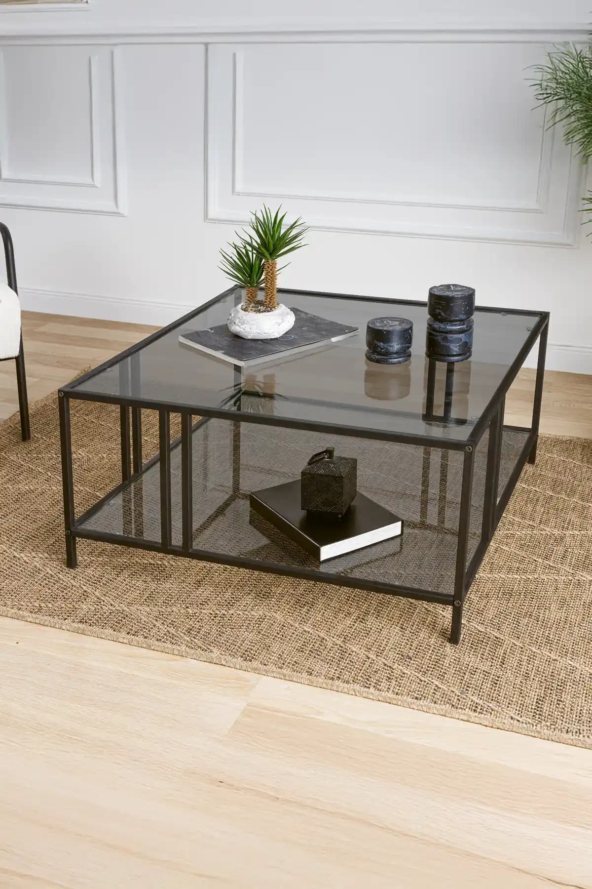 DEKOPRATİK Uranüs Orta Sehpa Füme Cam Modern Tasarım ve Dayanıklılık Özellikleri