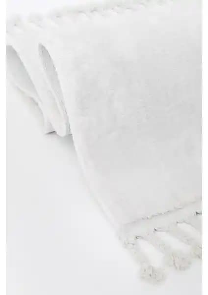 Dijidekor Beyaz ve Siyah Post Dokuma Halı Karşılaştırması ve Özellikleri