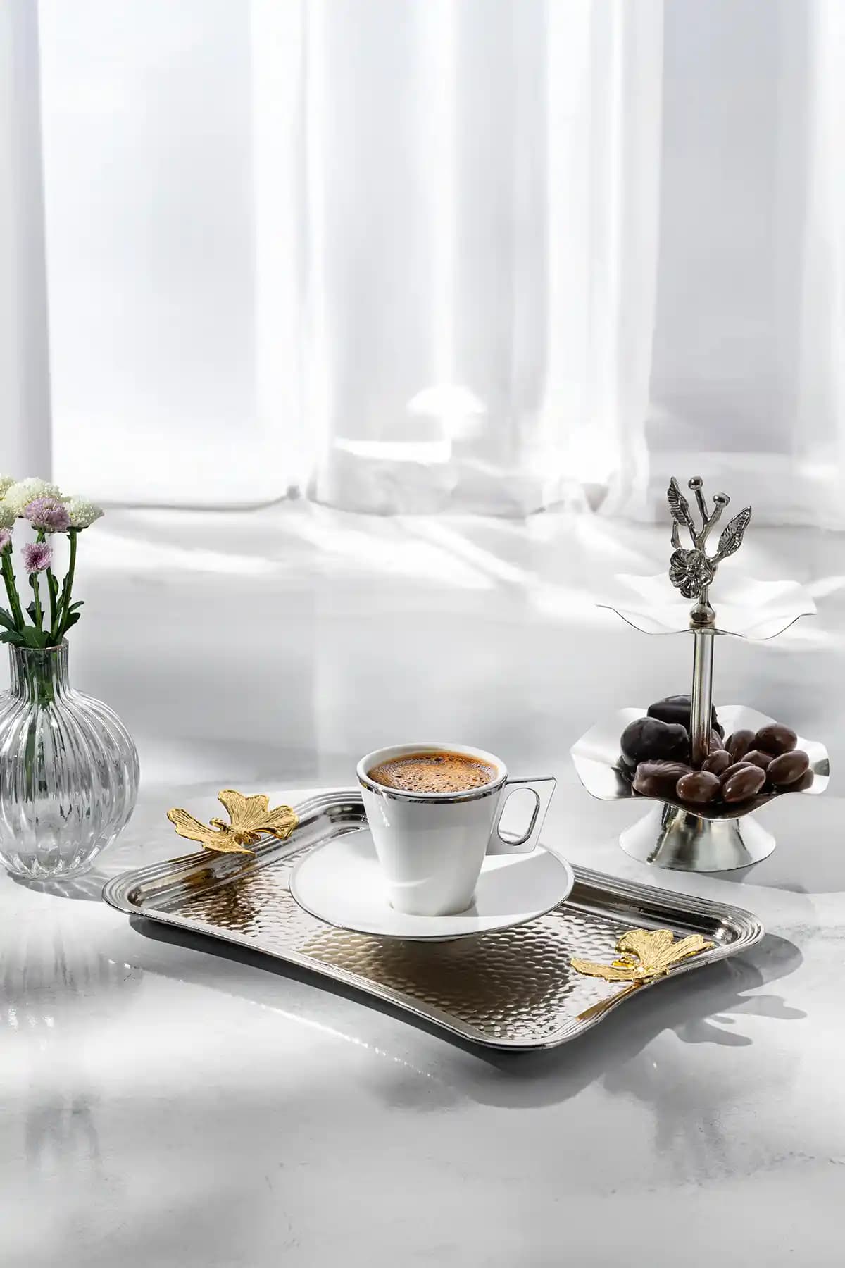 Emsan Butterfly Tepsi Platin: Modern Tasarım ve Çok Yönlü Kullanım Özellikleri