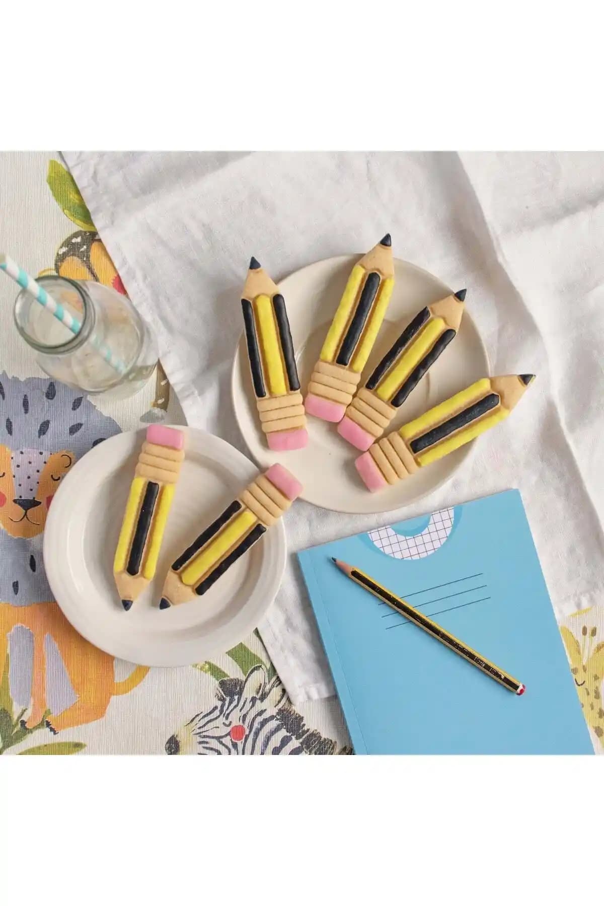 Hobist Kalem Kurabiye ve Şeker Hamuru Kalıbı: Yaratıcılığı Geliştiren Pratik Mutfak Aracı