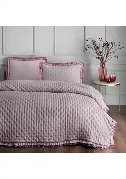 Linens Scarlett ve Madame Coco Medus Çift Kişilik Yatak Örtüsü Setleri Karşılaştırması