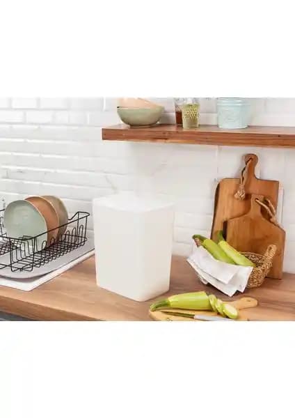 Madame Coco Olivier Switch ve Primanova Lenox Çöp Kovası Karşılaştırması