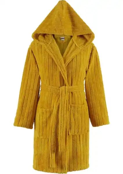 MaisonArt Comfy ve Zeynep Tekstil Penguen Nakışlı Wellsoft Bornoz Karşılaştırması